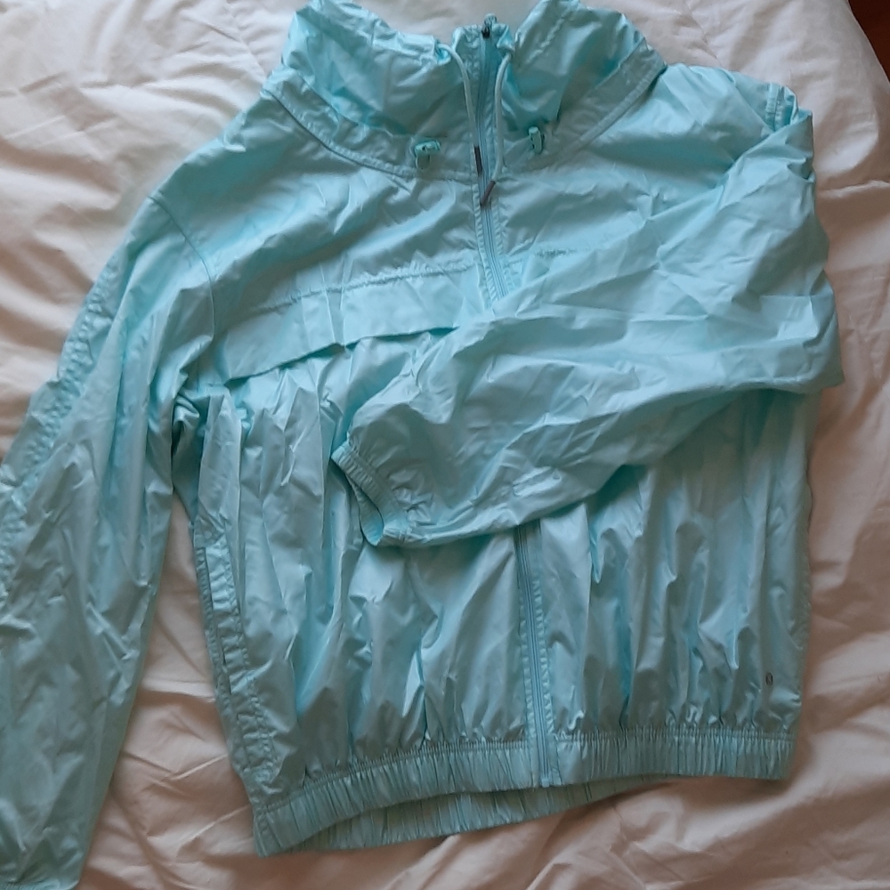Manteau coupe vent
